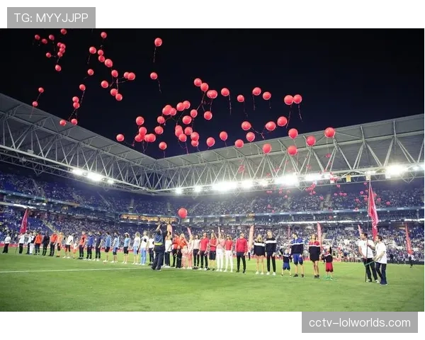 西甲考虑在部分球场增设麦克风，以采集现场声效改善转播体验